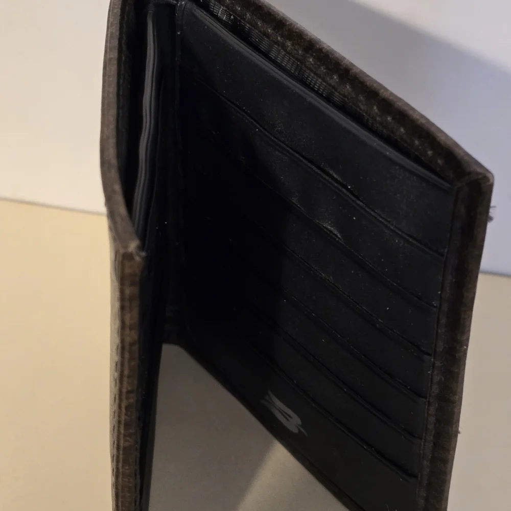 Brown Textured Leather Wallet Like New 5x4 Inch